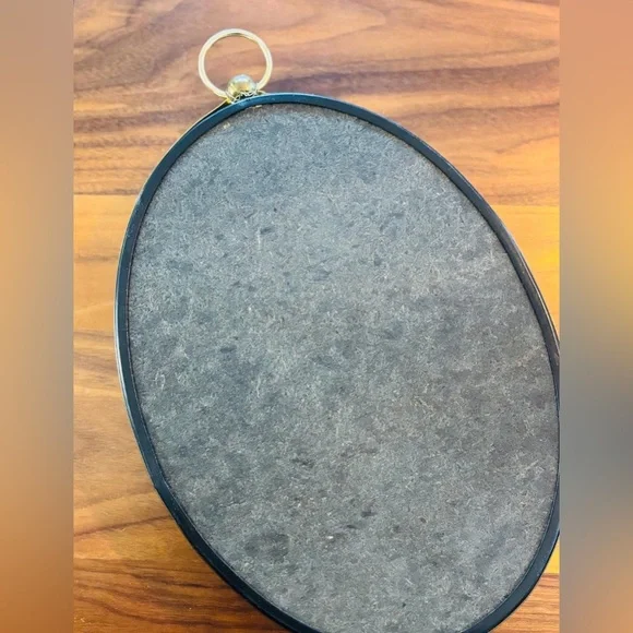 Vintage Belgian Floral Wall Art – Dried Flower Bouquet in Red Velvet Oval Frame - Picture 9 of 11